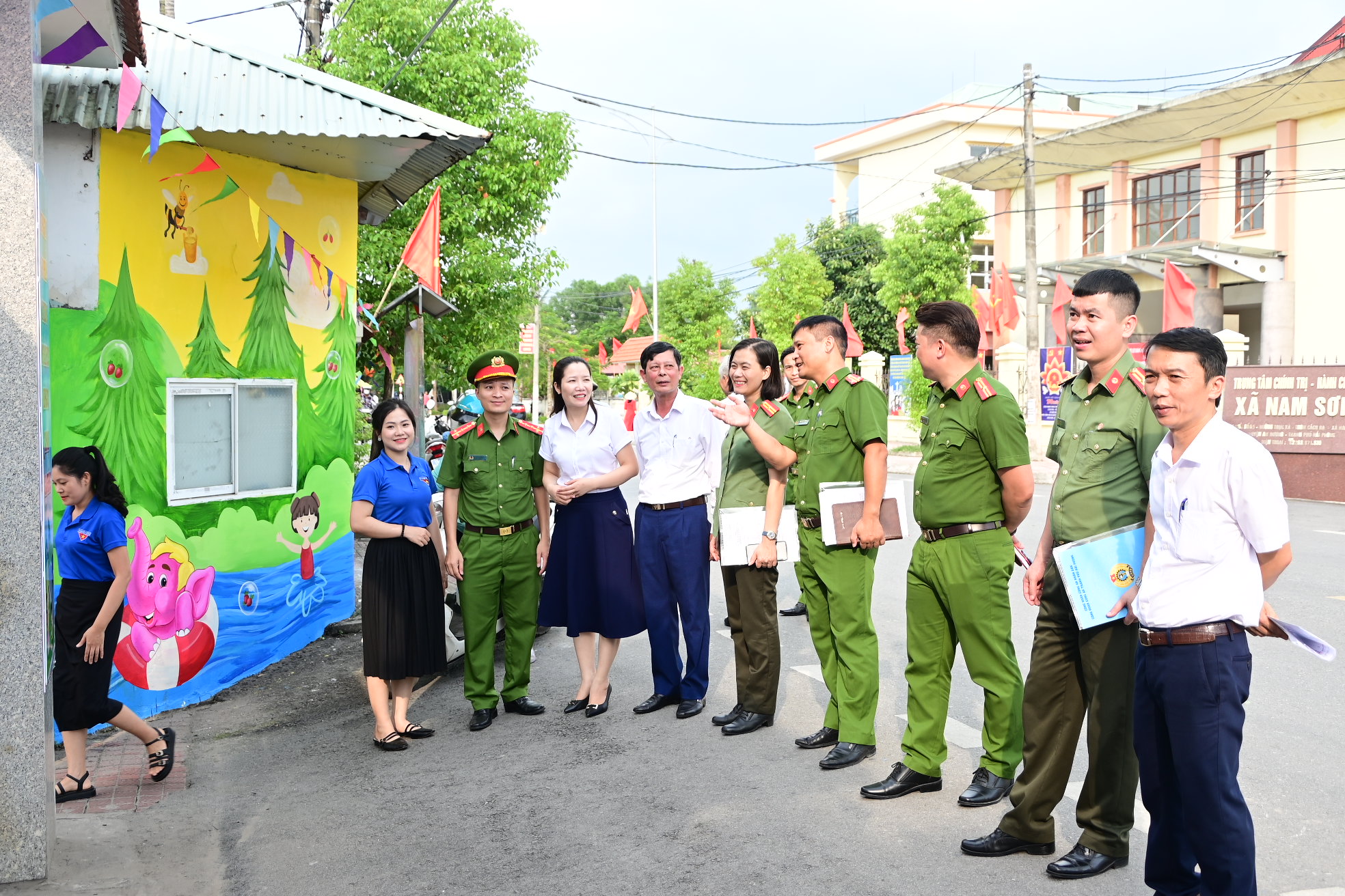 Mô hình “Cổng trường an toàn giao thông” góp phần bảo đảm an toàn giao thông cổng trường học